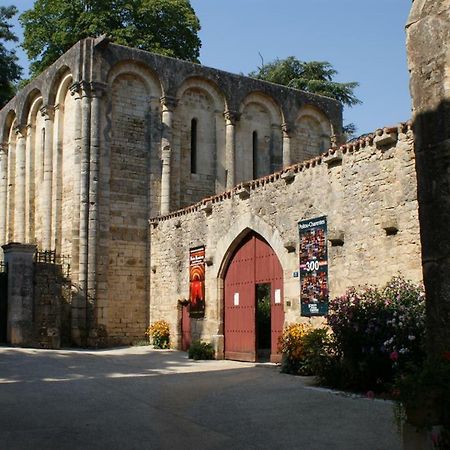 La Vieille Maison Rose Bed & Breakfast Nanteuil-en-Vallée Dış mekan fotoğraf